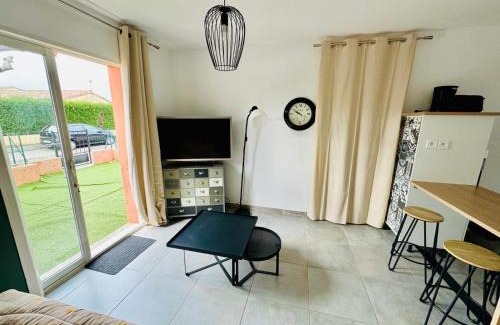 Saint-Marcel-les-Valence Apartment | Studio avec extérieur ombragé
