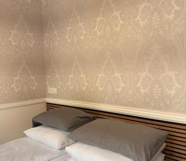 La Celle-sous-Gouzon Apartment | Studio avec spa et balnéothérapie