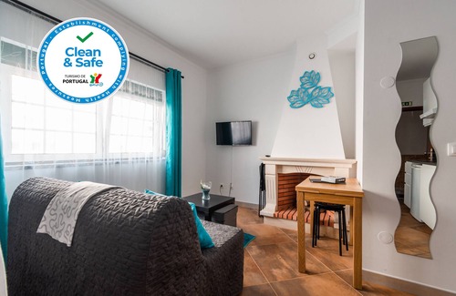 Peniche de Cima Apartment | Studio Azul 2 minutes walk from Peniche beach