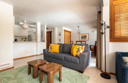 Tahoe Woods Condo | Studio by Palisades Tahoe w/pool & tub access.