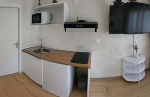 Castelnau-d'Estretefonds Apartment | Studio contemporain avec parking gratuit