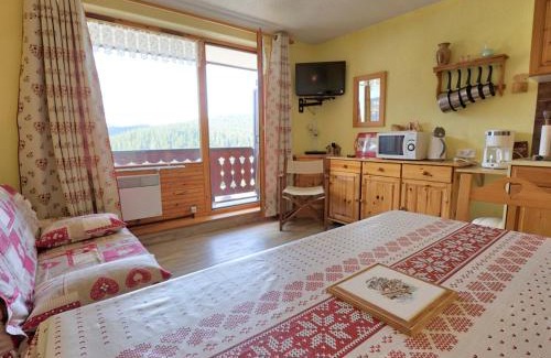 Notre-Dame-de-Bellecombe Apartment | Studio cabine cosy à 1450m avec vue et balcon, proche téléski - FR-1-505-19