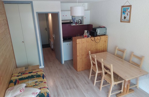 Pralognan-la-Vanoise Apartment | Studio cabin in the center of the resort