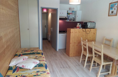Pralognan-la-Vanoise Apartment | Studio cabin in the center of the resort