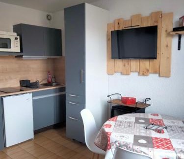 Saint-Leger-les-Melezes Apartment | STUDIO CABINE PIED DES PISTES