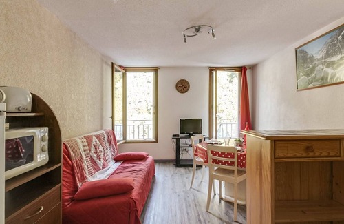 Bareges Apartment | Studio cabin 6 pers, mountain ideal, elevator, ski, parking, pets allowed