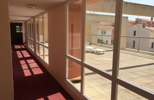Cap d'Agde Apartment | Studio cabin in the port center of Cap d Agde with secure parking space