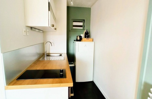 Camiers Apartment | Studio cabin, sleeps 4, on the Sainte Cécile esplanade