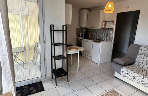 Pornichet Apartment | Studio Cabin, south-facing balcony and parking, 23m2, 10min beach and town center