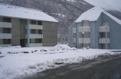 Luz-Saint-Sauveur Apartment | Studio cabine 4 pers, balcon sud, parking, prox centre Luz-St-Sauveur, proche ski et thermes - FR-1-402-72
