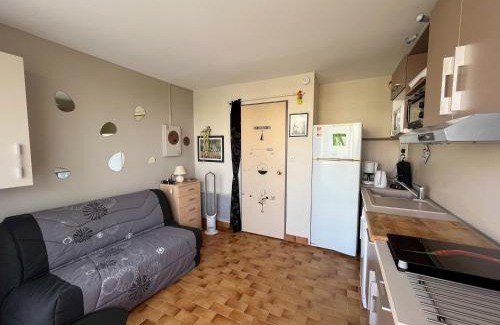 Saint-Cyprien Plage Apartment | Studio cabine avec piscine, parking sécurisé et accès direct plage à Saint-Cyprien - FR-1-753-15