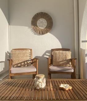 Sete Apartment | Studio cabine climatisé de 20m2 avec place de parking privée