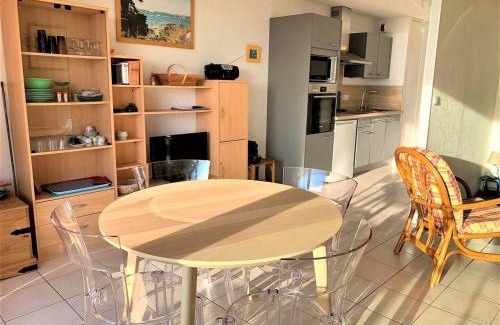Quiberon Apartment | Studio cabine cosy à Quiberon avec vue mer et garage - FR-1-478-184