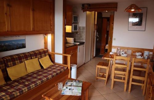 Les Saisies Apartment | Studio cabine cosy avec balcon, proche télésièges et commerces, 5 couchages - Les Saisies - FR-1-594-315