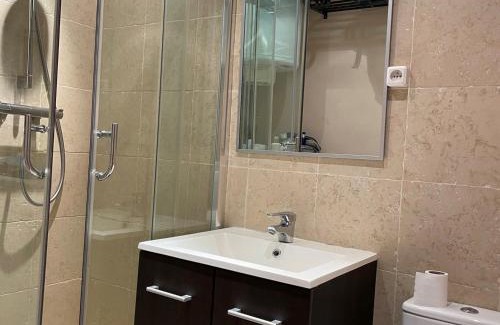 Chamrousse Apartment | Studio cabine pour 4 personnes, 3* au pied des pistes à Chamrousse 1750 - FR-1-549-22