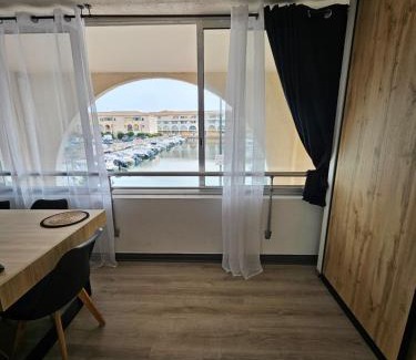 Sete Apartment | studio cabine - Sète - 6personnes - rénové - moderne - en bord de plage avec clim