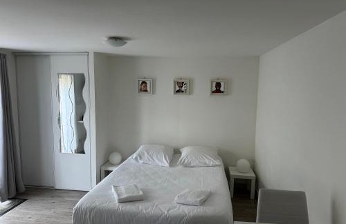 Fondettes Apartment | Studio calme et indépendant proche Tours