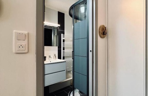 Laveissiere Apartment | STUDIO CENTRE STATION - REFAIT A NEUF 4 PERSONNES