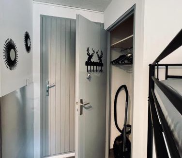 Laveissiere Apartment | STUDIO CENTRE STATION - REFAIT A NEUF 4 PERSONNES