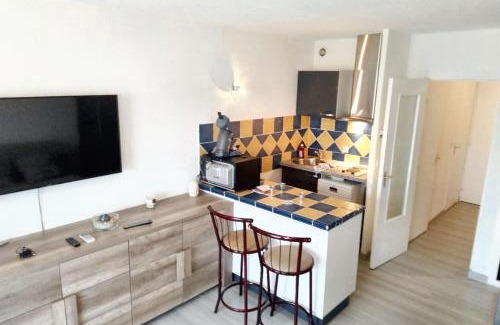 Frejus Apartment | Studio charmant à Fréjus avec piscine commune - 30 m²