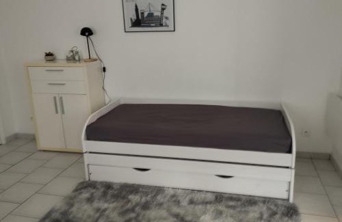 Saint-Charles du Port Apartment | studio charmant canapé lit Netflix Prime video wifi Dazn