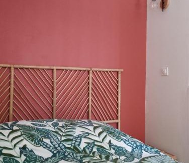 Quartier de France Apartment | Studio climatisé et spacieux situé près des Parcs