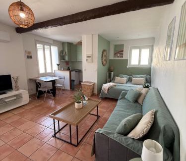 Aimargues Apartment | Studio cosy avec clim 33m2