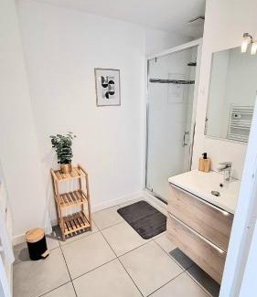 Bollee Apartment | Studio Cosy et Élégant avec place privée