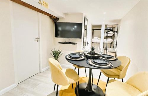 Bouguenais Apartment | Studio cosy refait à neuf - proche aéroport et tram
