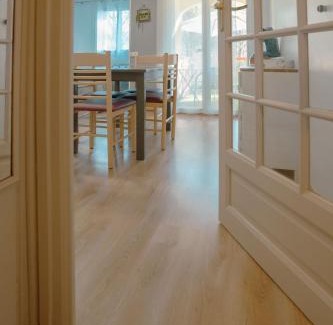 Greoux-les-Bains Apartment | Studio Coté Jardin