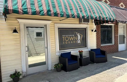 Jamestown Apartment | Studio Cottage on the Square, entire rental unit in Jamestown, Kentucky