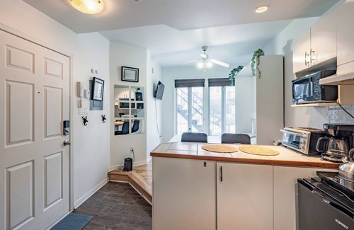 Maisonneuve Apartment | Studio COZY/Rue Ste-Catherine