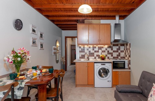 Kefalonia Apartment | Studio De Bosset - Within walking distace from Argostoli and Historic Bridge