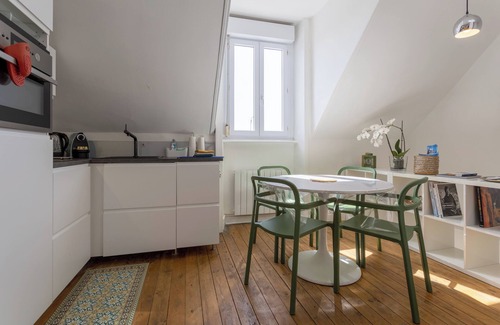 Benodet Apartment | Studio 'Duplex in the Heart of Bénodet' with Sea View and Wi-Fi