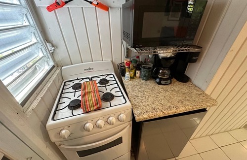 Culebra Pueblo Apartment | Studio en suite, king/twin beds sleep 3, multi-deck views, early access bag drop