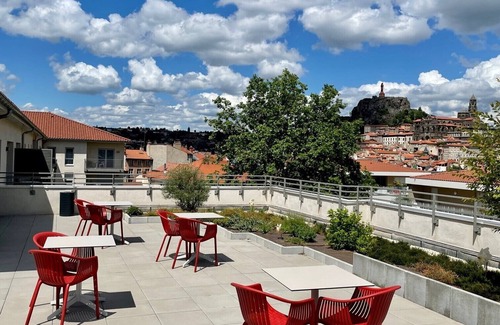 Le Puy-en-Velay Apartment | Studio Ensuite with Bath and Balcony