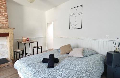 Langon Apartment | Studio entier proche des commerces - 1 à 2 pers -