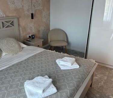 Curtea De Arges Apartment | Studio Ermanos
