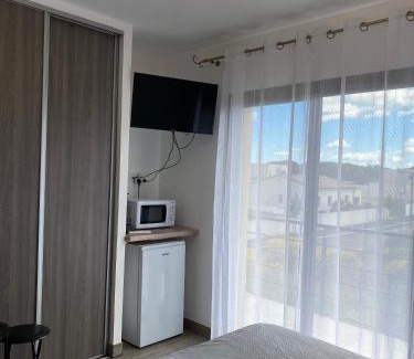 Serignan House | Studio et chambres V I P
