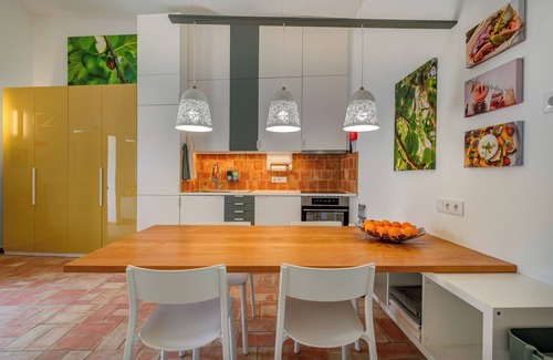 Moncarapacho e Fuseta Apartment | Studio 'Figueira' with Private Veranda, Air Conditioning, Floor Heating, Wi-Fi and Parking