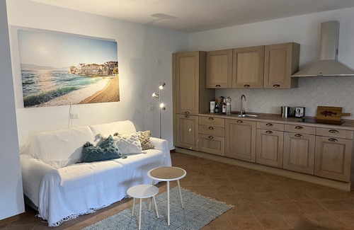 Rossi Apartment | Studio flat 'Casa Albareto' with very quiet, sunny south-facing location