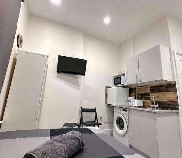 Ealing Apartment | Studio flat in Ealing Broadway