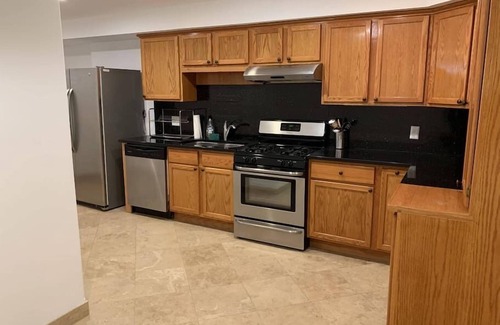 Gold Coast Apartment | Studio flat in the heart of Chicago's Gold Coast