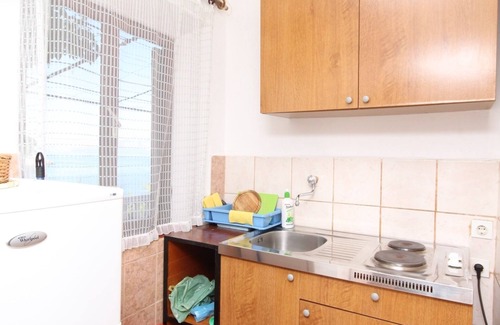 Bogomolje Apartment | Studio flat near beach Cove Mala Pogorila, Hvar (AS-8952-d)