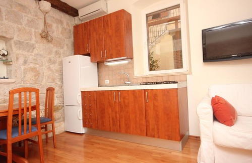 Komiza Apartment | Studio flat near beach Komiža, Vis (AS-3035-f)