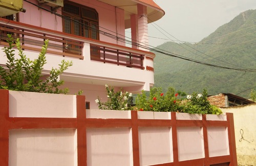 Rishikesh House | Studio Flat near river Ganges - Luxury, Location & Convenience - Fully Furnished