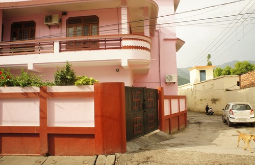Rishikesh House | Studio Flat near river Ganges - Luxury, Location & Convenience - Fully Furnished