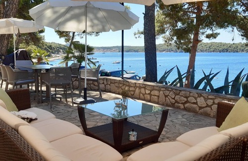 Cove Murtar Apartment | Studio flat with terrace and sea view Mali Lošinj, Lošinj (AS-3444-a)