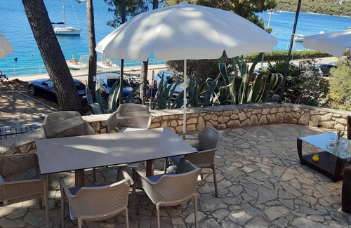 Cove Murtar Apartment | Studio flat with terrace and sea view Mali Lošinj, Lošinj (AS-3444-a)