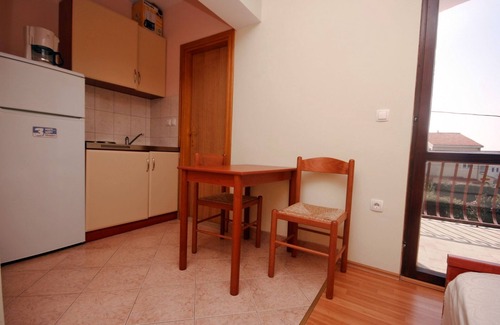 Duce Apartment | Studio flat with terrace and sea view Duće, Omiš (AS-4852-b)